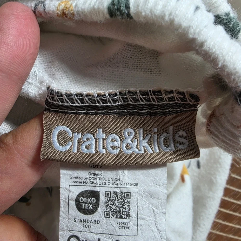 Crate & Kid Organic Crib Fitted Sheet Holiday Present Winter Forest Animal 28x52